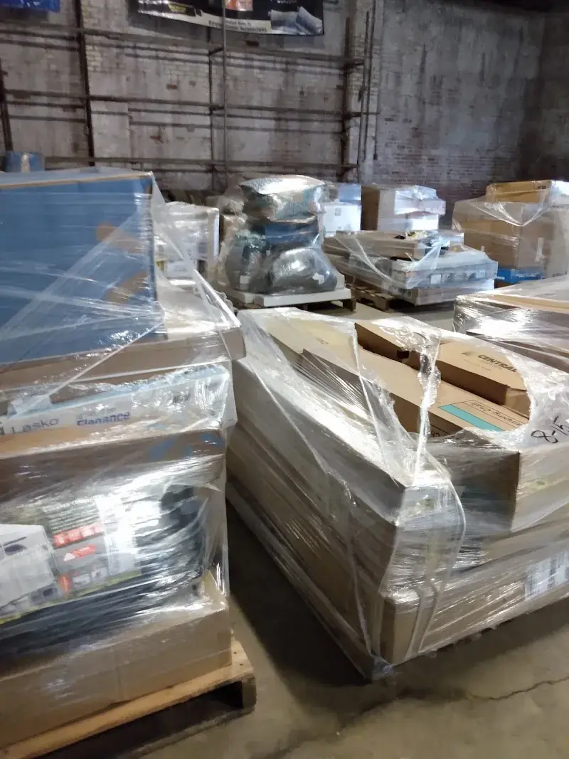 Bryants Deals Pallet Liquidation Warehouse llc in Rainelle, WV