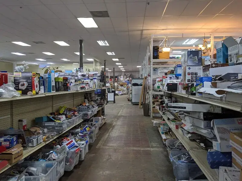 Orlando Liquidation Warehouse in Orlando, FL