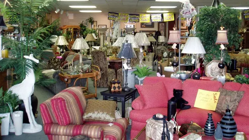 PEOPLES LIQUIDATION STORE in Indianapolis, IN