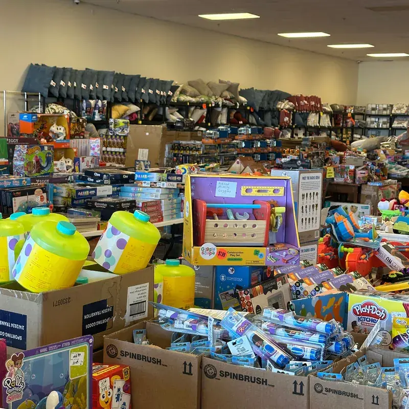 Reno's Liquidation Outlet in St. Peters, MO